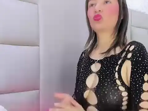 HannMachinne online show from November 4, 7:35 pm