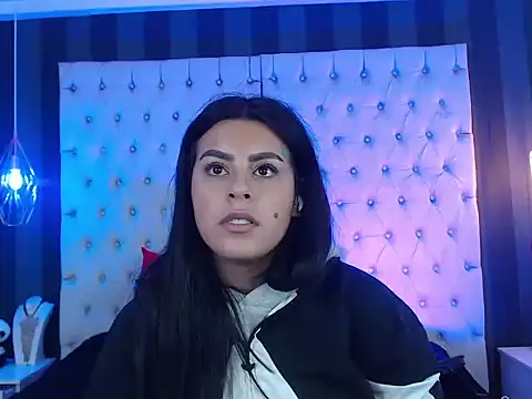 Camile Petite online show from November 14, 7:34 pm