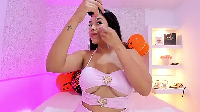 Snapshot of KatieBoison chatting on November 1, 8:00 pm KatieBoison online show from November 1, 8:00 pm