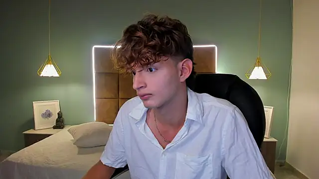 Snapshot of NicolasFerrer18 chatting on November 20, 7:24 pm NicolasFerrer18 online show from November 20, 7:24 pm