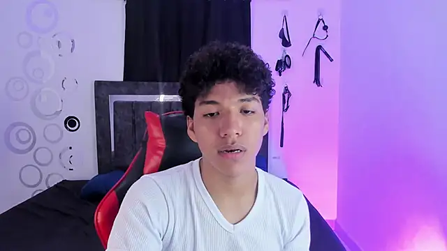 Snapshot of Maximiliano_Khalil chatting on November 10, 7:46 pm Maximiliano Khalil online show from November 10, 7:46 pm