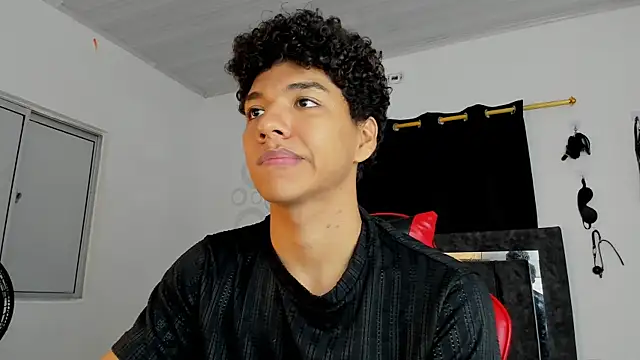 Snapshot of Maximiliano_Khalil chatting on November 30, 7:51 pm Maximiliano Khalil online show from November 30, 7:51 pm