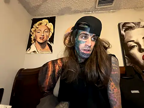 Snapshot of Dyskizly chatting on November 18, 4:33 pm Dyskizly online show from November 18, 4:33 pm