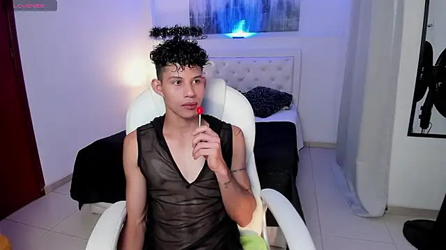 KamiSuarez online show from February 25, 6:39 pm