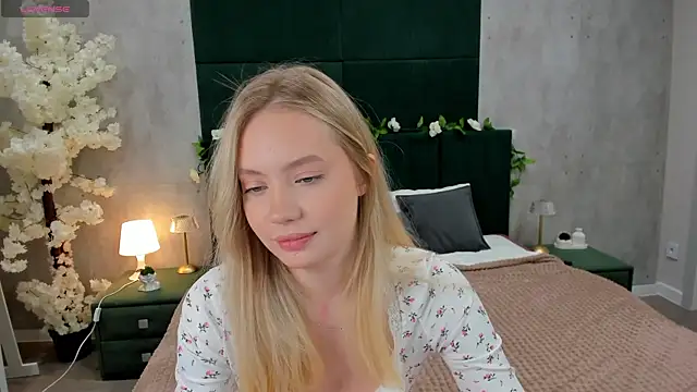 Snapshot of Melanie_Ryer chatting on November 14, 11:35 pm Melanie Ryer online show from November 14, 11:35 pm