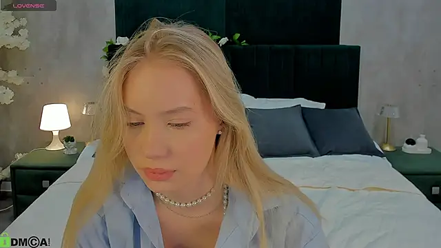 Snapshot of Melanie_Ryer chatting on November 24, 11:59 pm Melanie Ryer online show from November 24, 11:59 pm