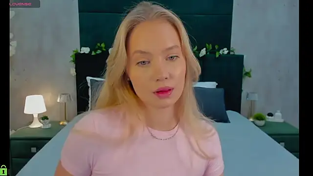 Snapshot of Melanie_Ryer chatting on November 26, 1:06 am Melanie Ryer online show from November 26, 1:06 am