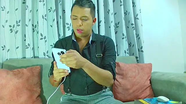 Snapshot of Mike_Fetiche chatting on November 20, 6:13 am Mike Fetiche online show from November 20, 6:13 am