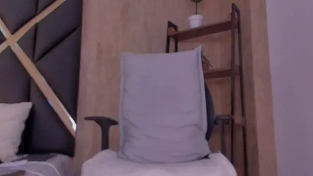 Snapshot of jackfoden01 chatting on October 31, 4:02 am jackfoden01 online show from October 31, 4:02 am