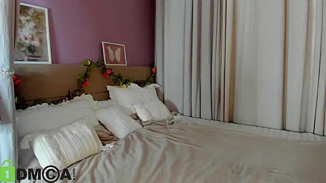 Snapshot of Marcia_Moor chatting on December 4, 9:18 am Marcia Moor online show from December 4, 9:18 am