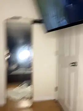 Snapshot of sluttyAlly21_ chatting on October 28, 8:40 am sluttyAlly21  online show from October 28, 8:40 am