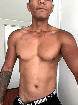 Snapshot of 97santiagoo chatting on October 28, 12:52 pm 97santiagoo online show from October 28, 12:52 pm