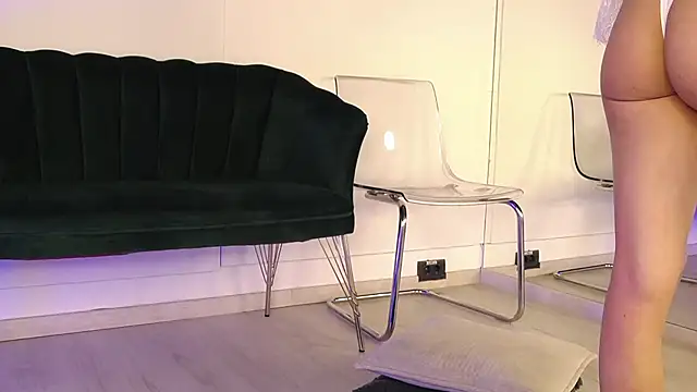 RebbeccaRay online show from November 25, 8:09 pm