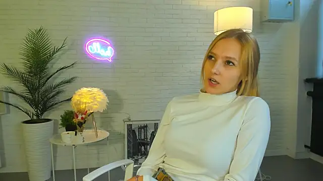 BeckieCrunkleton online show from November 1, 8:16 am