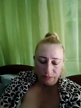 Snapshot of Esenia505 chatting on November 1, 12:51 pm Esenia505 online show from November 1, 12:51 pm