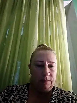 Snapshot of Esenia505 chatting on November 3, 5:52 am Esenia505 online show from November 3, 5:52 am