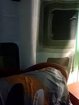 Snapshot of Esenia505 chatting on November 26, 5:19 am Esenia505 online show from November 26, 5:19 am