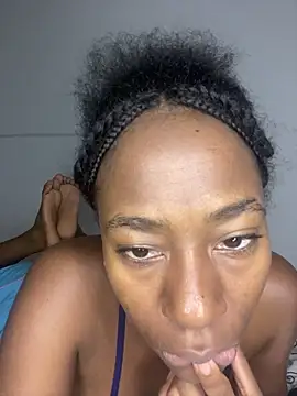 Snapshot of milarain chatting on February 11, 9:20 pm milarain online show from February 11, 9:20 pm