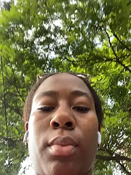 Snapshot of milarain chatting on February 21, 9:16 pm milarain online show from February 21, 9:16 pm