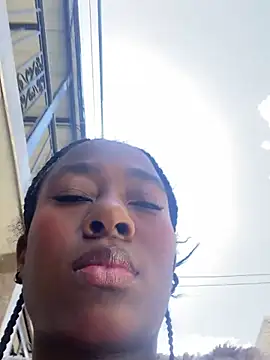 Snapshot of milarain chatting on March 16, 3:27 pm milarain online show from March 16, 3:27 pm