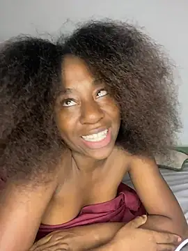 Snapshot of milarain chatting on March 27, 8:26 am milarain online show from March 27, 8:26 am