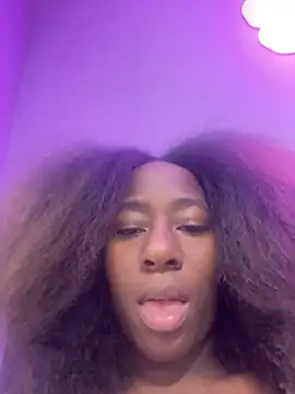 Snapshot of milarain chatting on March 29, 8:09 pm milarain online show from March 29, 8:09 pm