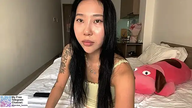 LizParadiz online show from October 30, 6:48 am