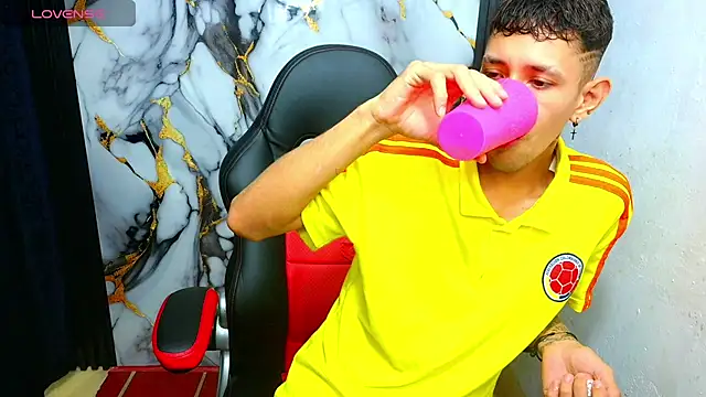 The latin boy online show from January 10, 3:19 am