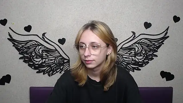 TracyLll online show from November 22, 11:53 am