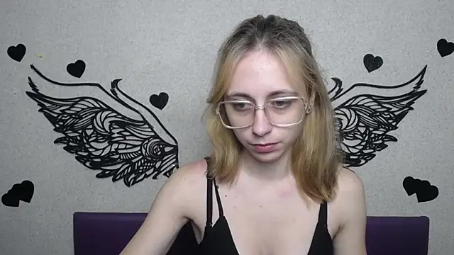 TracyLll online show from November 28, 11:57 am