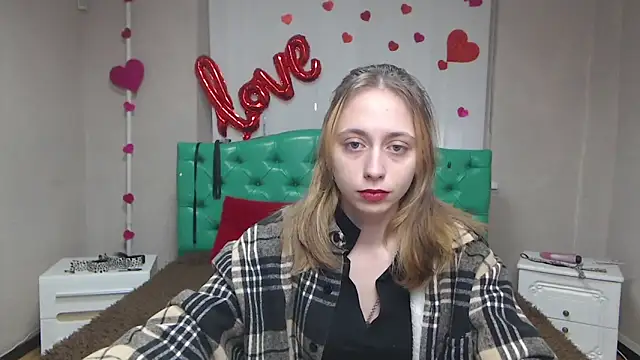 TracyLll online show from February 10, 7:23 am