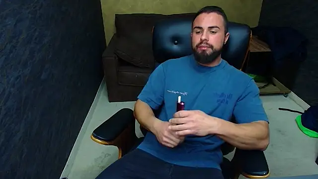 Snapshot of HayesWood chatting on October 31, 6:03 am HayesWood online show from October 31, 6:03 am