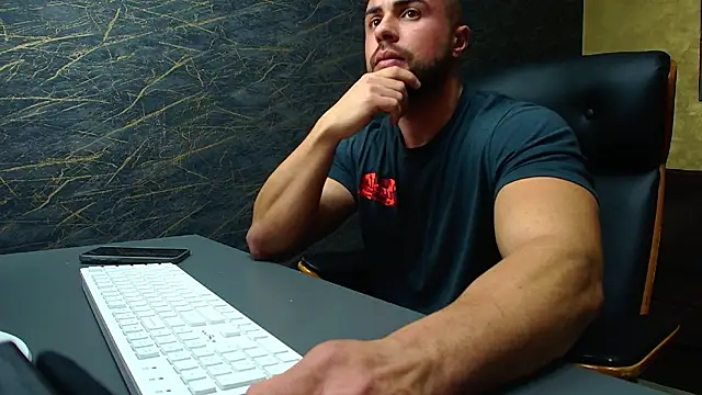 Snapshot of HayesWood chatting on November 7, 5:29 am HayesWood online show from November 7, 5:29 am