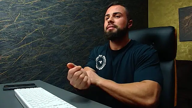 Snapshot of HayesWood chatting on November 14, 5:39 am HayesWood online show from November 14, 5:39 am