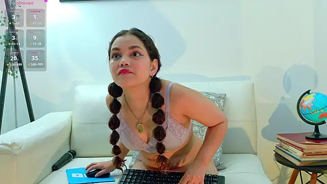 R3d Moonss   online show from January 13, 6:02 pm