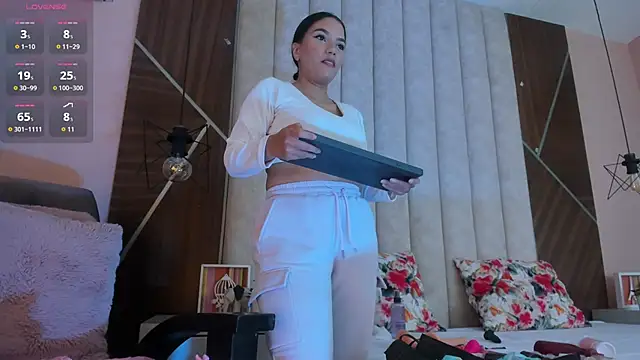 Arianaa Gray online show from January 19, 4:49 am