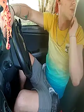 Snapshot of THOMMONSTER5299 chatting on December 3, 8:23 am THOMMONSTER5299 online show from December 3, 8:23 am