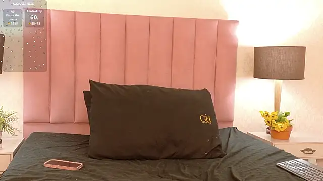 Alanagh  online show from March 18, 7:39 pm