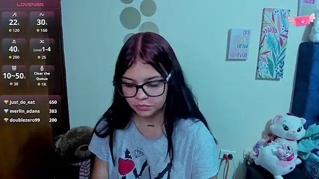 Snapshot of Emma_boo chatting on November 1, 3:30 am Emma boo online show from November 1, 3:30 am