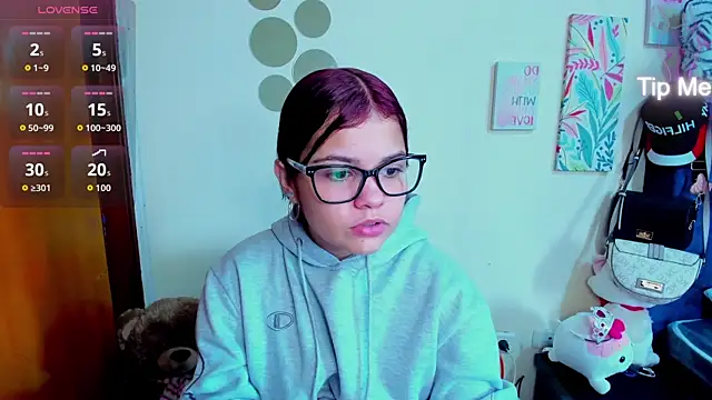 Emma boo online show from December 15, 7:29 pm