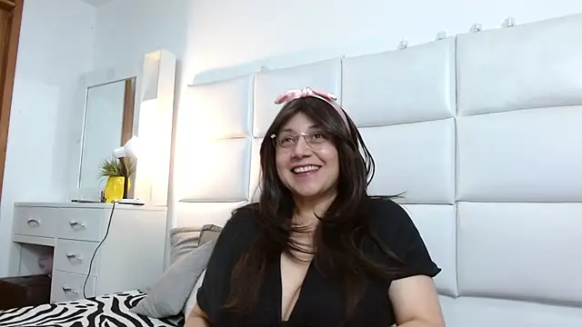 Caroline belle online show from November 21, 3:27 am