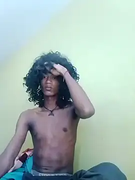 Snapshot of skinniyGabriel chatting on November 11, 1:44 pm skinniyGabriel online show from November 11, 1:44 pm