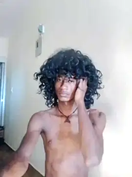 Snapshot of skinniyGabriel chatting on November 18, 12:53 pm skinniyGabriel online show from November 18, 12:53 pm