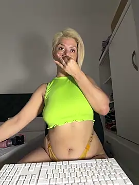 Romy-R-O online show from December 16, 1:38 pm