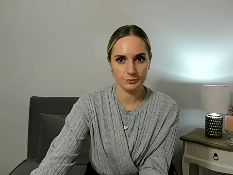 Snapshot of EmmaTempting chatting on November 3, 4:19 pm EmmaTempting online show from November 3, 4:19 pm