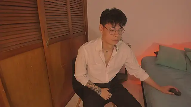 estmonnn online show from November 29, 12:02 am