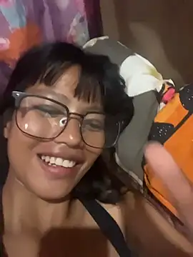 Snapshot of hottiebabe23 chatting on November 17, 11:54 pm hottiebabe23 online show from November 17, 11:54 pm