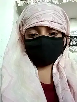 Snapshot of Quenn-Jiya752 chatting on November 3, 9:43 am Quenn-Jiya752 online show from November 3, 9:43 am