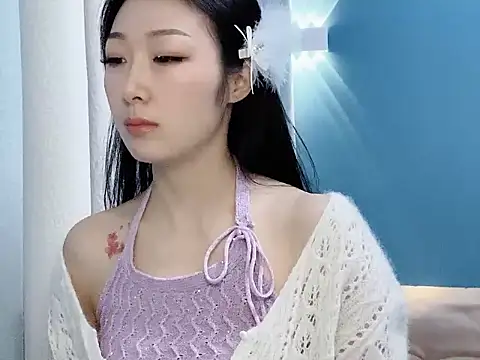 Snapshot of ella55-- chatting on December 4, 1:04 am ella55-- online show from December 4, 1:04 am