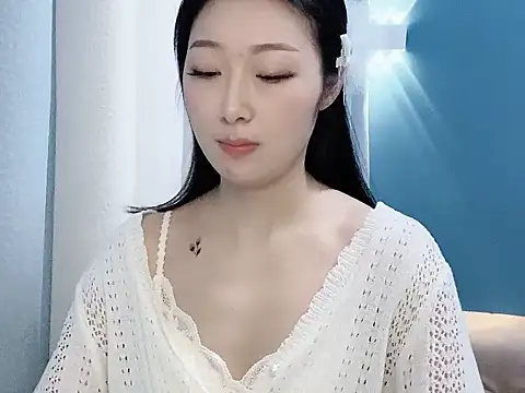 Snapshot of ella55-- chatting on December 5, 1:03 am ella55-- online show from December 5, 1:03 am